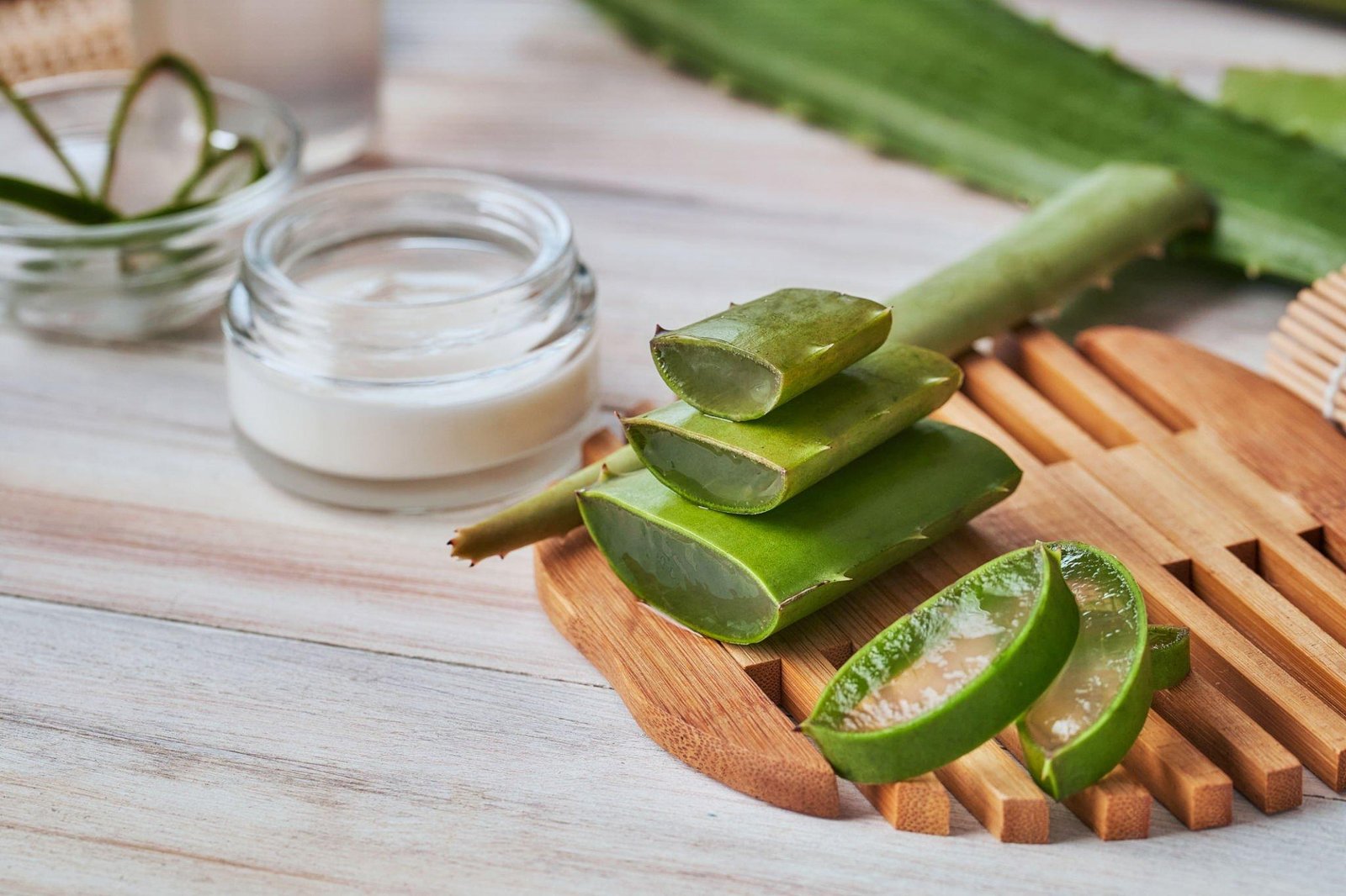 Is It Bad To Put Too Much Aloe Vera On A Sunburn? | CLEAN BEAUTY COACH